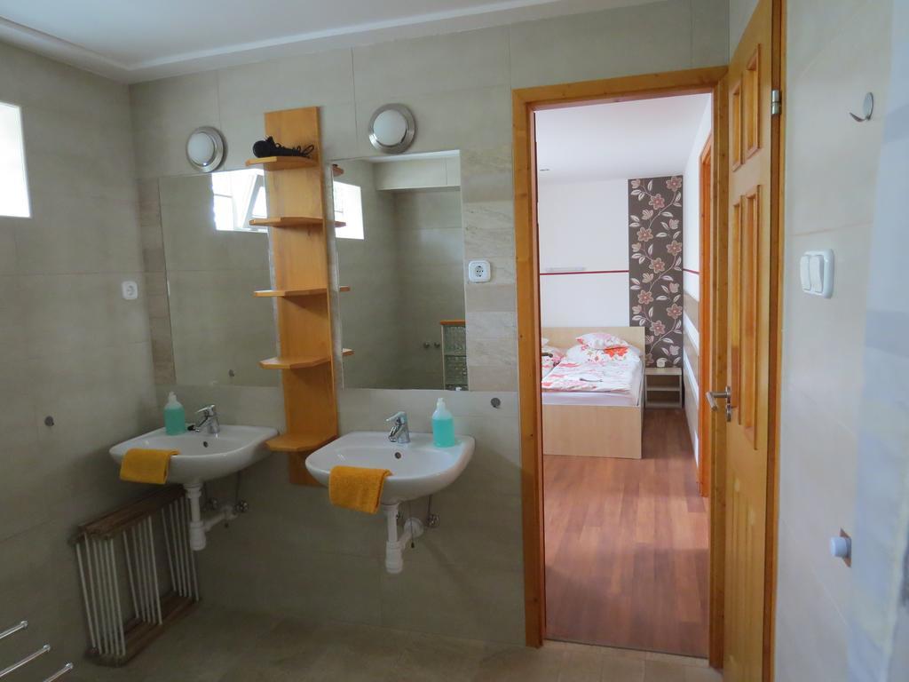 Aranyhal Apartman Sárvár Стая снимка